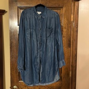 Ava Viv long denim shirt. Size 1x